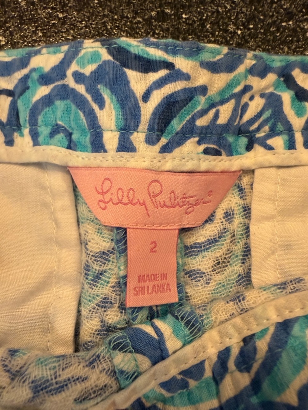 Lilly Pulitzer Blue and Teal Chasing Tail Swirl Print Adie Shorts - size 2 - Picture 2 of 4